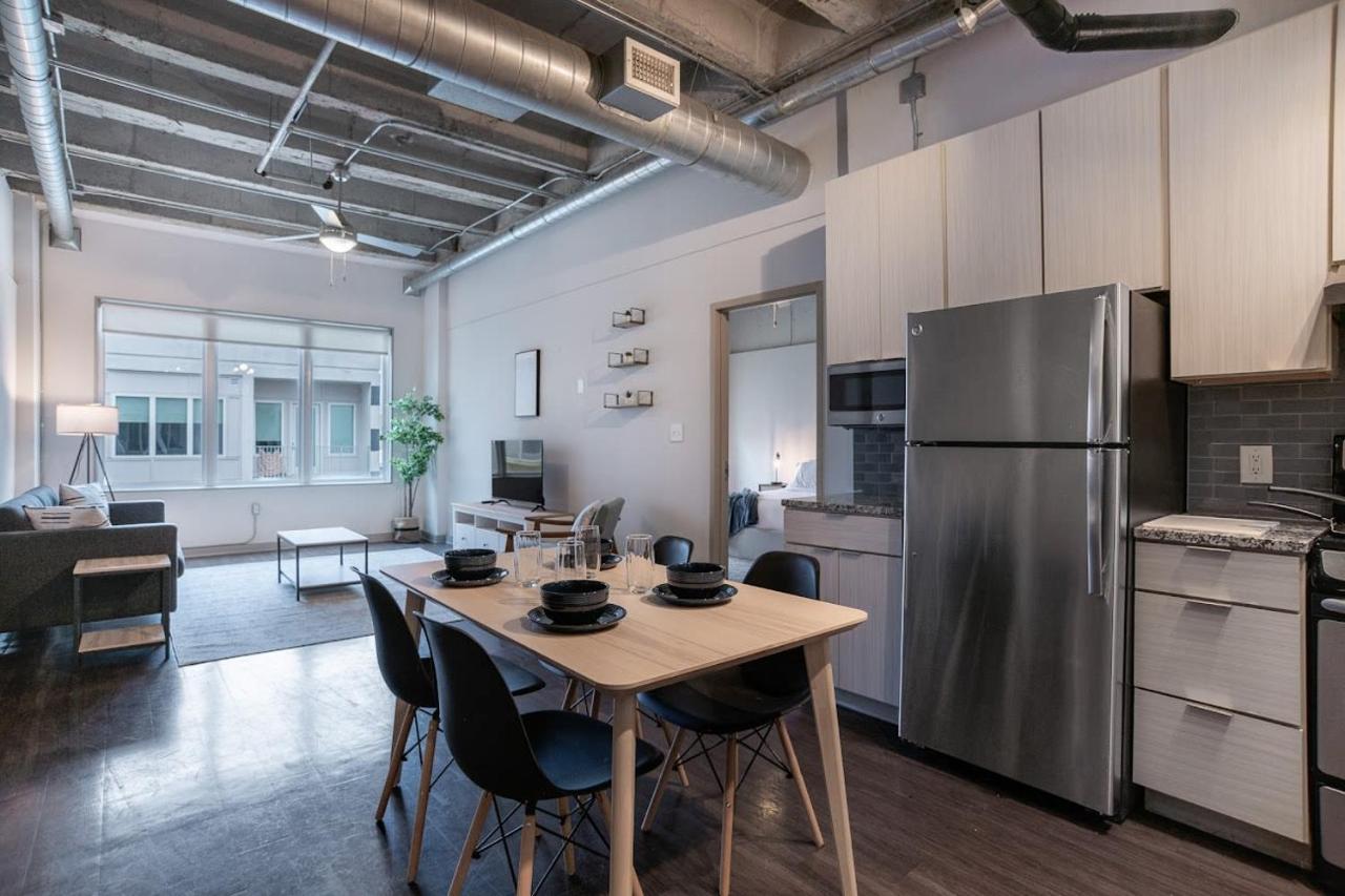 Stylish City Living Apartments With Free Parking In Midtown アトランタ エクステリア 写真